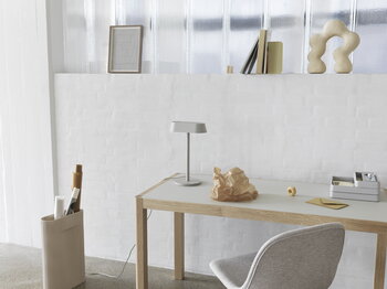 Muuto Workshop pöytä, 130 x 65 cm, tammi - harmaa linoleumi