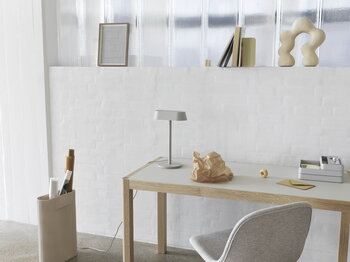 Muuto Tisch Workshop, 130 x 65 cm, Eiche - warmgraues Linoleum