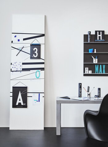 Design Letters Arne Jacobsen puukirjain, musta A-Ö