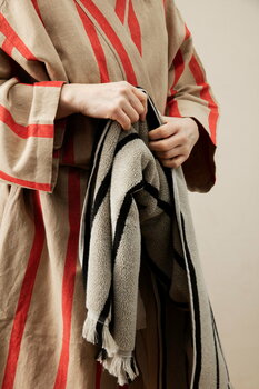 ferm LIVING Field robe, camel - red