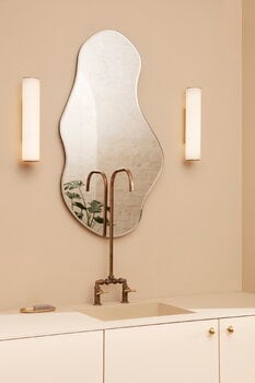 ferm LIVING Vuelta wall lamp, 40 cm, white - brass