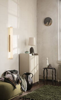 ferm LIVING Vuelta wall lamp, 100 cm, white - brass