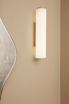 ferm LIVING Vuelta wall lamp, 40 cm, white - brass