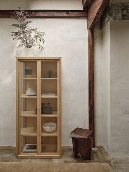 ferm LIVING Reed Vitrine, Eiche natur, dekorationsbild