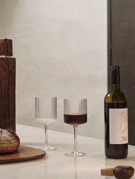 ferm LIVING Verres à vin rouge Ripple, 2 pièces, transparent, image décorative