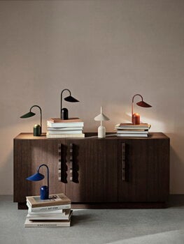 ferm LIVING Lampada portatile Arum, blu acceso