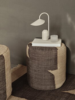 ferm LIVING Arum ladattava pöytävalaisin, cashmere