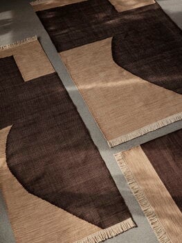 Ferm Living Tappeto Forene, 140 x 200 cm, marrone chiaro - cioccolato, immagine decorativa