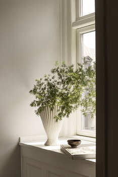 ferm LIVING Fountain vase, off-white