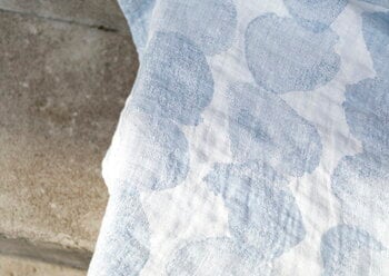 Lapuan Kankurit Sade hand towel, white - rainy blue