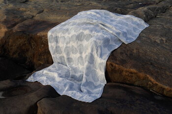 Lapuan Kankurit Sade Riesenhandtuch, Weiß – Blau