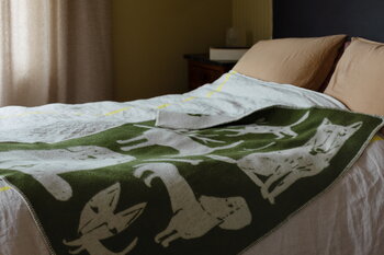 Lapuan Kankurit Koirapuisto blanket, 90 x 130 cm, olive - white, decoration image