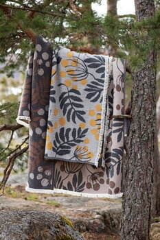 Lapuan Kankurit Pihapuu blanket, 135 x 180 cm, grey - honey - black, decoration image