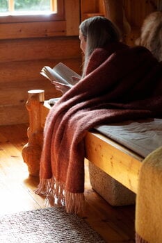 Lapuan Kankurit Revontuli mohair blanket, powder - maroon, decoration image