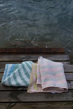 Lapuan Kankurit Metsälampi bath towel, white - green - rainy blue