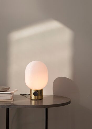 Audo Copenhagen JWDA table lamp, mirror polished brass