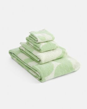 Marimekko Unikko bath towel, 70 x 150 cm, off-white - sage