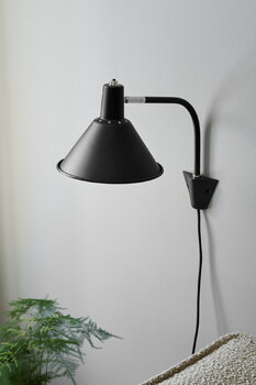 NUAD Arcon wall lamp, black