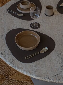 LIND DNA Tovaglietta Curve, 37 x 44 cm, nocciola in pelle Corduroy, immagine decorativa