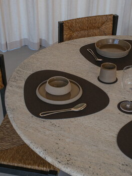 LIND DNA Tovaglietta Curve, 37 x 44 cm, nocciola in pelle Corduroy, immagine decorativa