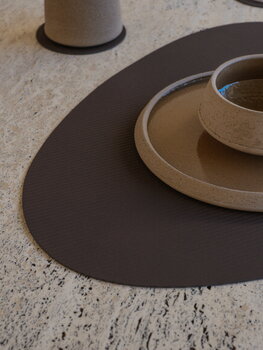 LIND DNA Tovaglietta Curve, 37 x 44 cm, nocciola in pelle Corduroy, immagine decorativa