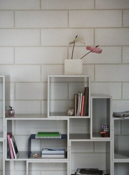 Muuto Stacked shelf module, medium, light grey, decoration image