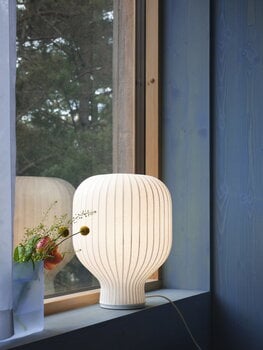 Muuto Strand table lamp, 39,1 cm, white, decoration image