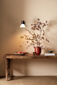 Anglepoise Type 80 W4 seinävalaisin, suora seinäkytkentä, mattamusta-opaali valkoinen, sisustuskuva