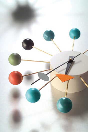 Vitra Ball Clock, mehrfarbig
