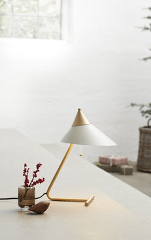 Warm Nordic Lampe de table Brass Top, blanc chaud