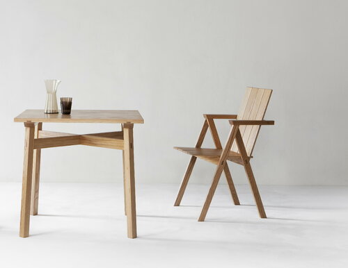 Nikari Arkipelago table, 78 x 78 cm, oak | Finnish Design Shop