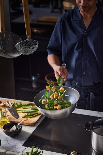 Fiskars Wok In Acciaio Inox Con Rivestimento In Ceramica | Diametro 28 Cm, Capacità 4.5L, Adatto A Tutti I Piani Cottura E Forno - 3