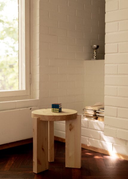 Stools, 001 stool, pine, Natural