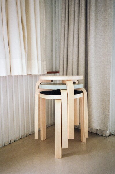 Tabourets, Tabouret Aalto 60, linoléum noir - bouleau, Noir