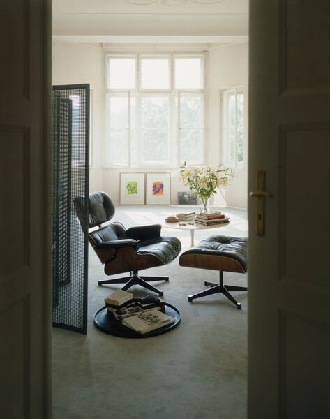 Armchairs & lounge chairs, Eames Lounge Chair, new size, walnut - black leather, Black