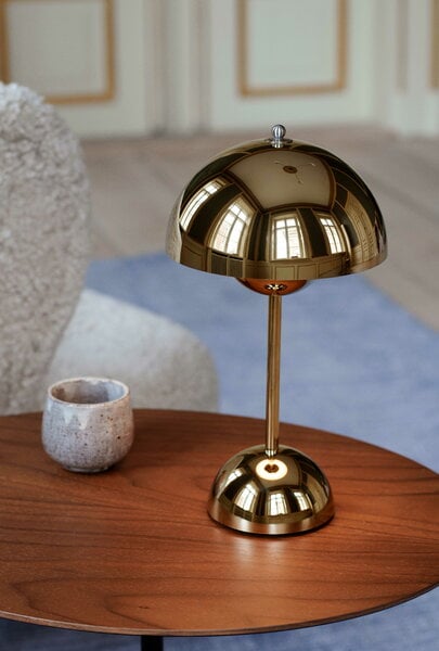 Illuminazione, Lampada da tavolo portatile Flowerpot VP9, placcatura in ottone, Oro