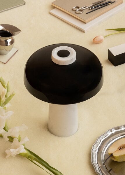 Holiday table, Reverse table lamp, black - carrara marble, White