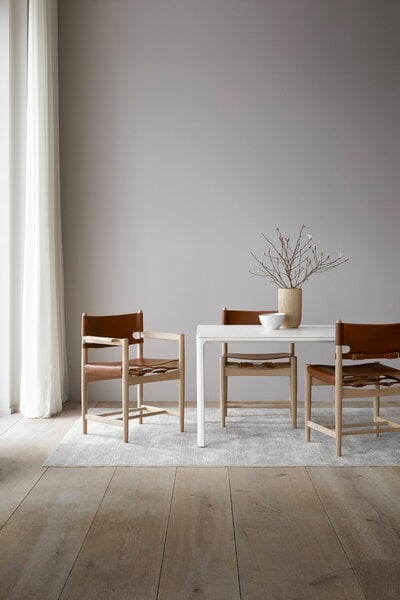 Ruokapöydän tuolit, The Spanish Dining Chair tuoli käsinojilla, konjakki nahka - ölj, Ruskea