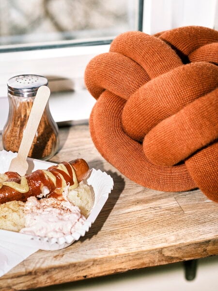 Decorative cushions, Knot cushion, ochre, Red