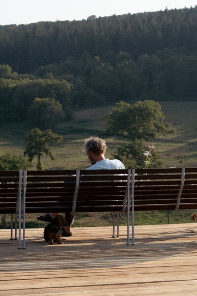 Outdoor benches, Traverse lounge bench, heat treated oiled ash, Brown