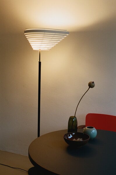 Floor lamps, Aalto floor lamp A805, polished brass , Black & white