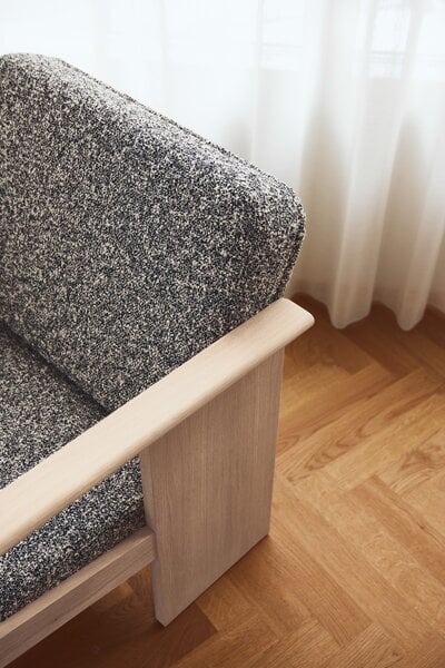 Armchairs & lounge chairs, Block lounge chair, oiled oak - Kvadrat Zero 0004, Natural