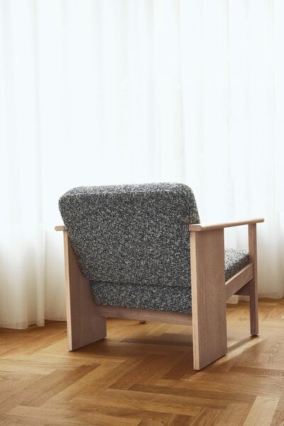 Form & Refine Block lounge chair, oiled oak - Kvadrat Zero 0004 ...