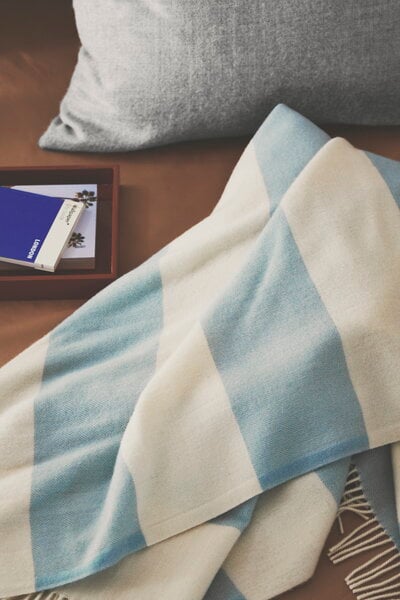 Blankets, The Sweater throw, blue, White