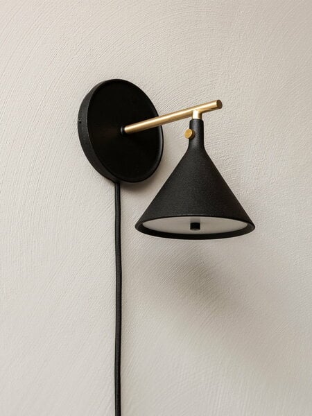 Wall lamps, Cast Sconce wall lamp with diffuser, dimmable, black - brass, Black