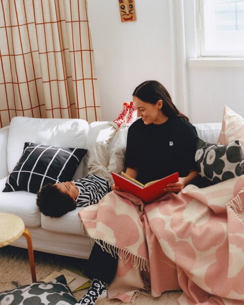 Marimekko Unikko throw, 130 x 180 cm, white - black | Finnish