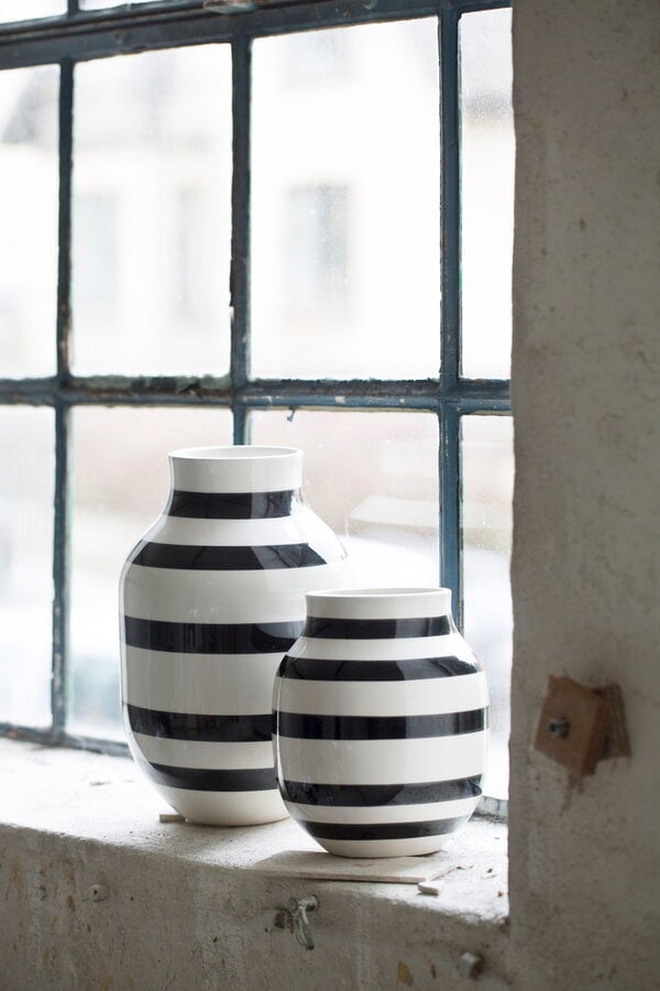 Vases, Omaggio vase, medium, black, Black