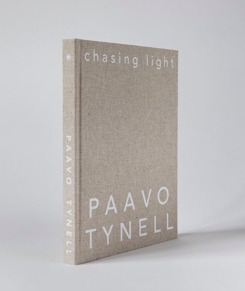 Formgivare, Chasing Light: Archival Photographs and Drawings of Paavo Tynell, Flerfärgad