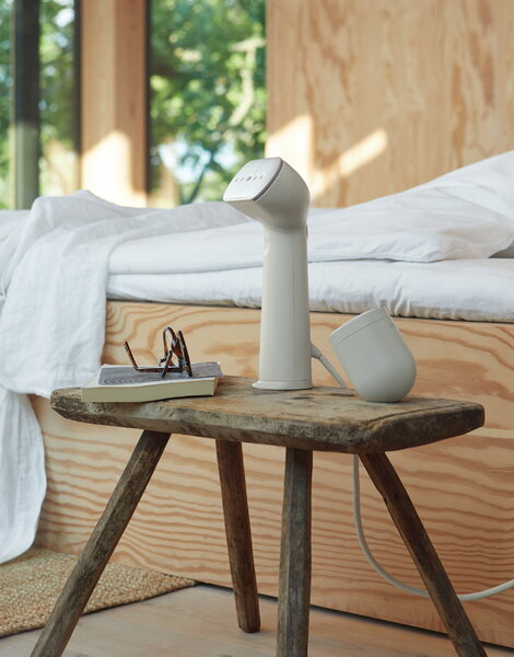 Steamery Cirrus No. 3 iron steamer, sand | Finnish Design Shop