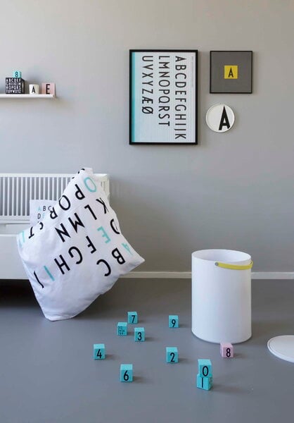 Geschirr für Kinder, Arne Jacobsen Melamintasse A-Z, Weiß